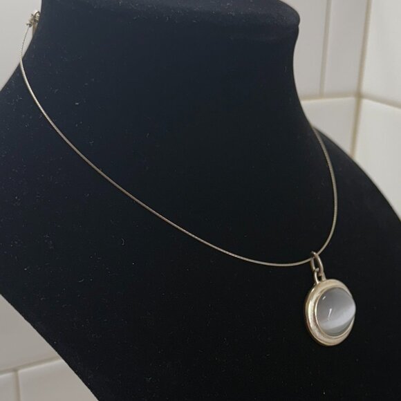 Choker with Cat's Eye Glass Pendant - Picture 7 of 8